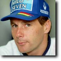 Gerhard Berger w 1997 r. jako kierowca Benettona-Renault